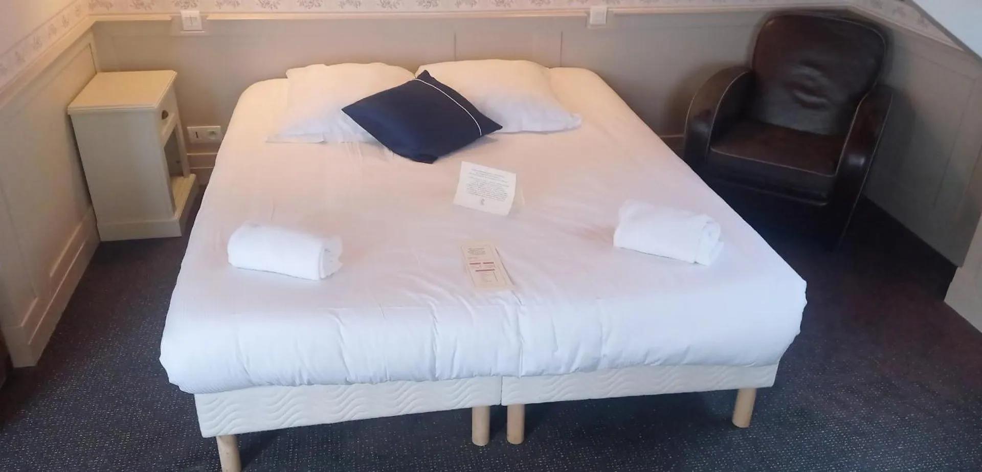 Le Querrien Hotel Cancale 3*,