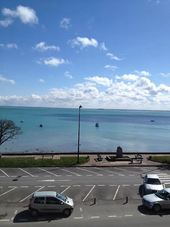 Le Querrien Hotel Cancale 3*,